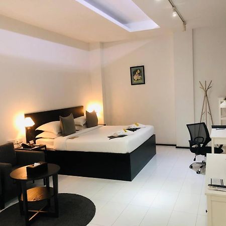 Yama Hotel & Rooftop Bar Rangun Zewnętrze zdjęcie