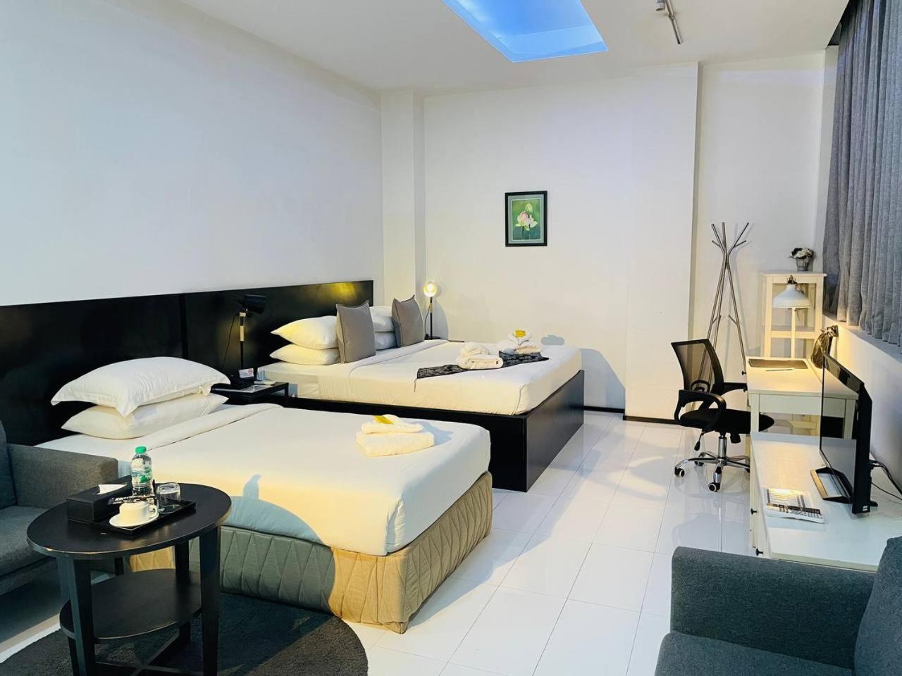 Yama Hotel & Rooftop Bar Rangun Zewnętrze zdjęcie